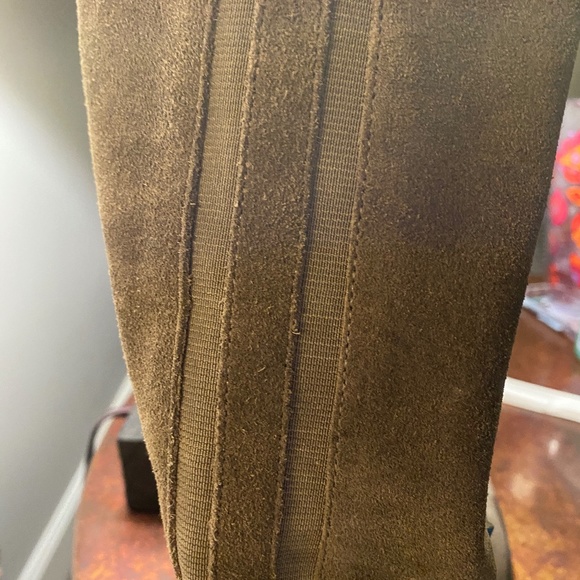 Boots - Picture 3 of 4